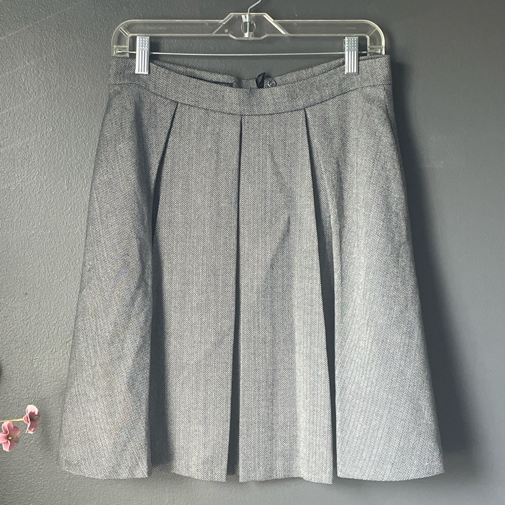 Brooks Brothers 346 Herringbone Pleated Skirt Petite 8P Gray Classic Career